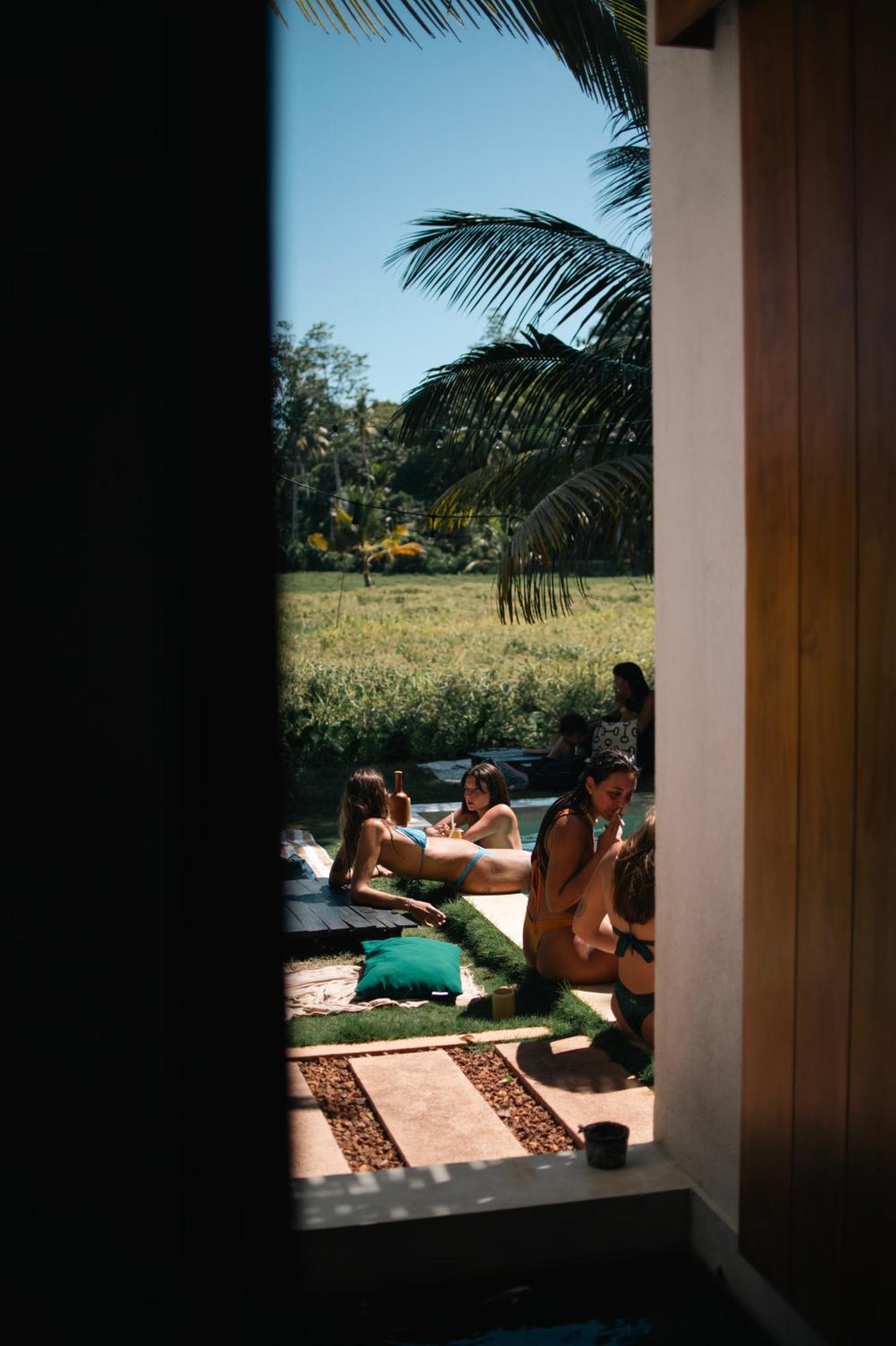 Black Honey Ahangama Bagian luar foto